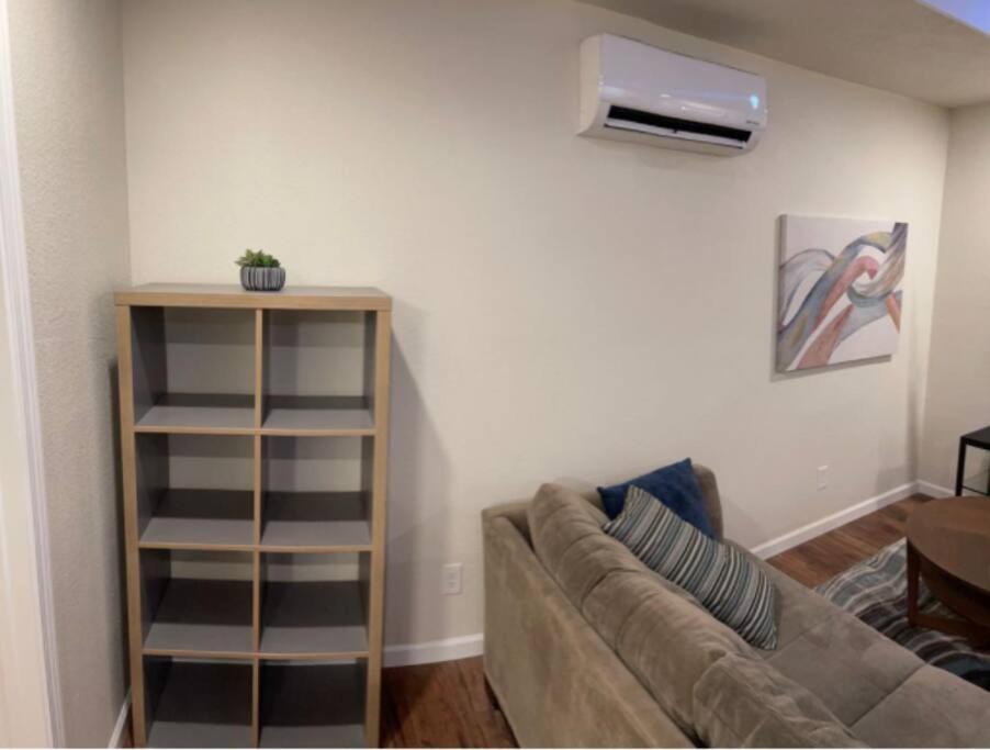 Ferienwohnung Brand New 2Br Cute Blue Led In North Fresno Exterior foto