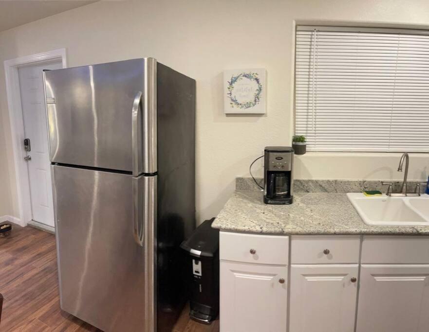 Ferienwohnung Brand New 2Br Cute Blue Led In North Fresno Exterior foto