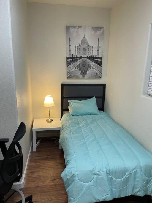 Ferienwohnung Brand New 2Br Cute Blue Led In North Fresno Exterior foto